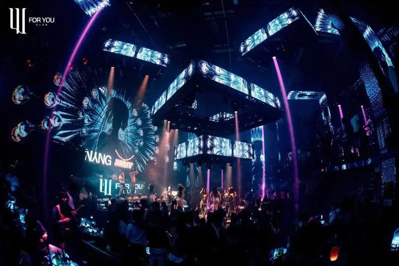 Đêm nhạc EDM tại For You Club